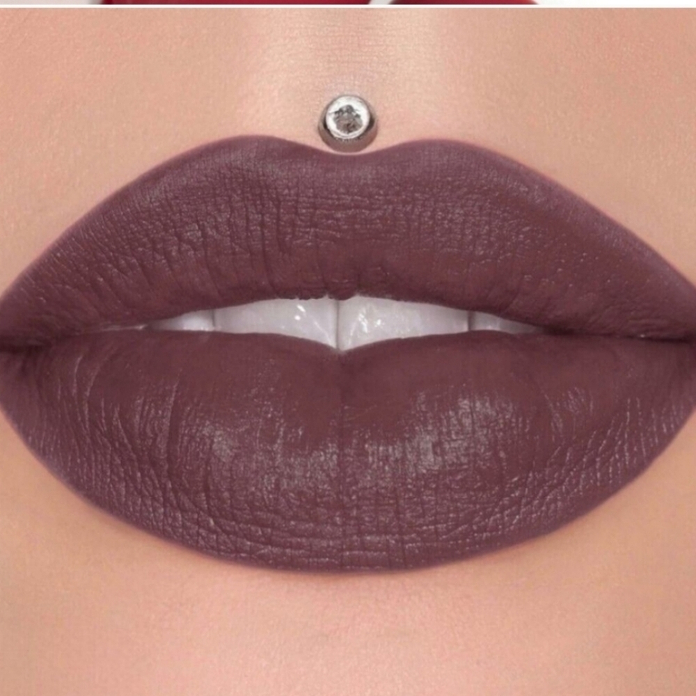 NEW JEFFREE STAR Velvet Trap Lipstick in Mouse Trap